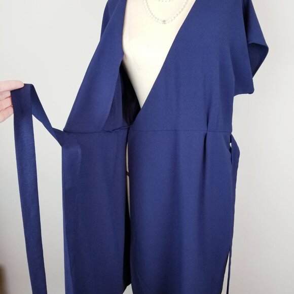 Classic Navy Blue Short Sleeve True Wrap Dress by Bobeau Ladies size Medium - Picture 6 of 8
